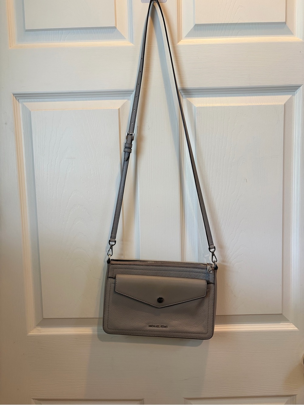 MICHAEL KORS 3-IN-1 CROSSBODY BAG "MAISIE" MEDIUM PEBBLED LEATHER PEARL GREY - Picture 3 of 7